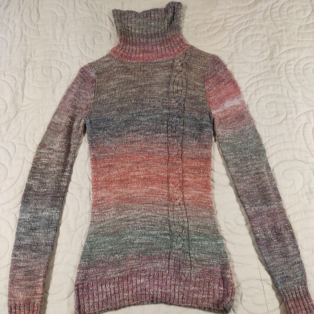 🐢Multicolored Forever 21 Turtleneck🐢